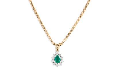 Lot 348 - AN EMERALD AND DIAMOND CLUSTER PENDANT,...