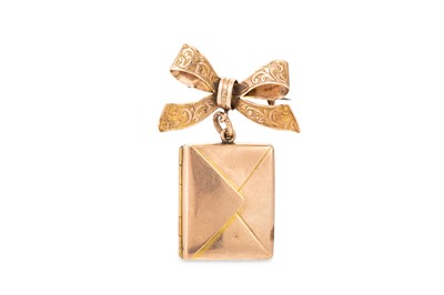 Lot 352 - A LATE VICTORIAN BOW BROOCH, in 9ct gold,...