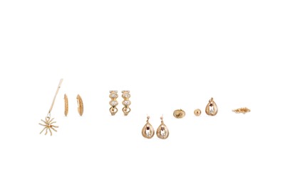 Lot 367 - A COLLECTION OF VARIOUS GOLD ITEMS, to include...
