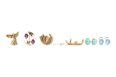 Lot 341 - A COLLECTION OF JEWELLERY to include a stone...