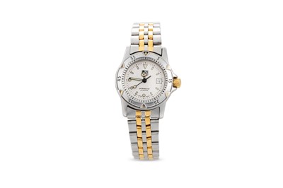 Lot 446 - A LADY'S STAINLESS STEEL TAG HEUR PROFESSIONAL...