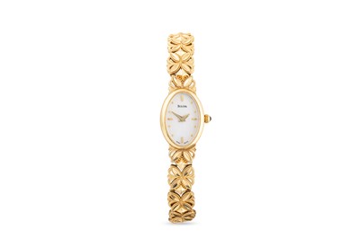 Lot 389 - A LADY'S BULOVA 14CT YELLOW GOLD WRISTWATCH,...