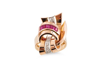 Lot 187 - A DIAMOND AND RED STONE SET COCKTAIL RING,...