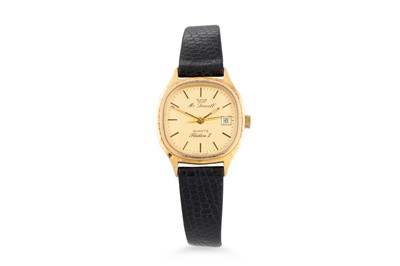 Lot 349 - A GOLD-PLATED GLYCINE WRISTWATCH, champagne...