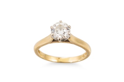Lot 215 - AN ANTIQUE DIAMOND SOLITAIRE RING, mounted in...