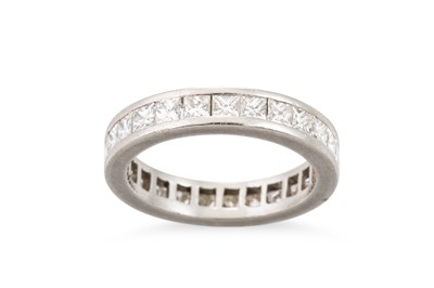 Lot 300 - A PRINCESS CUT DIAMOND FULL ETERNITY RING,...
