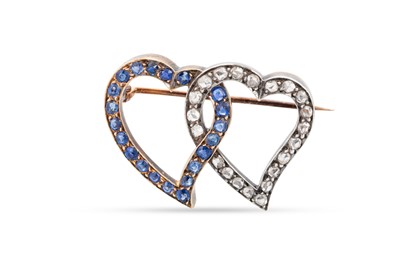 Lot 301 - AN ANTIQUE DOUBLE WITCHES HEART BROOCH, set...