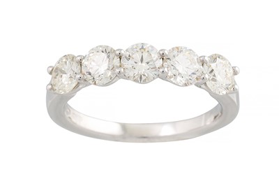 Lot 261 - A FIVE STONE DIAMOND RING, the five brilliant...
