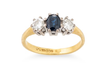 Lot 115 - A DIAMOND AND SAPPHIRE THREE STONE RING,...