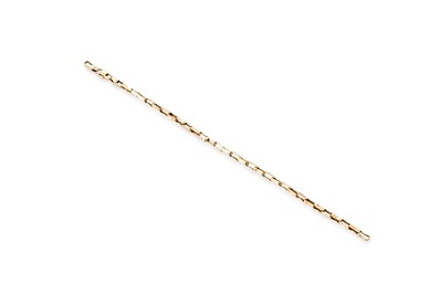 Lot 289 - A 9CT YELLOW GOLD BRACELET, 3.4 g.