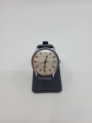 Lot 420 - A GENT'S VINTAGE CHROME TIMEX WRISTWATCH,...