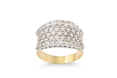 Lot 166 - A FIVE ROWED DIAMOND CLUSTER RING, mounted in...