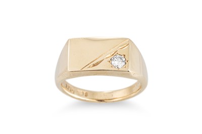 Lot 168 - A 9CT YELLOW GOLD SIGNET RING, 9.2 g., size P