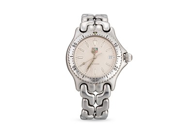 Lot 425 - A GENT'S TAG HEUER WRISTWATCH, stainless...