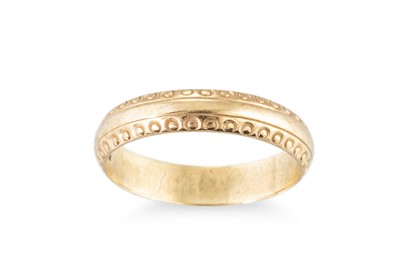 Lot 48 - A 9CT YELLOW GOLD BAND RING, 2.3 g., size L-M