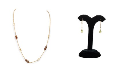 Lot 49 - A VINTAGE 9CT GOLD NECKLACE, set with beaded...