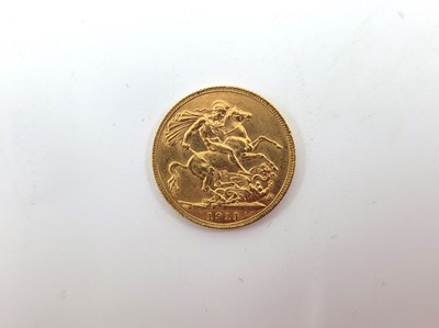 Lot 423 - A 1911 FULL GOLD SOVEREIGN ENGLISH COIN, 22ct.,...