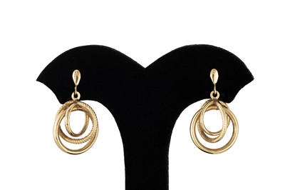 Lot 73 - A PAIR OF 9CT YELLOW GOLD DROP EARRINGS, 2.2 g.