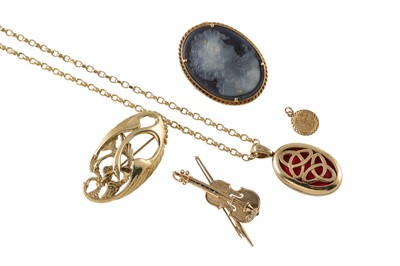 Lot 399 - A COLLECTION OF 9CT GOLD ITEMS, including two...