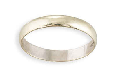 Lot 193 - A 9CT YELLOW GOLD BAND RING, 1.4 g., size O