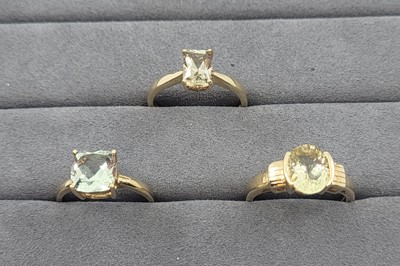 Lot 3 - THREE GEMSTONE SET RINGS, two quartz set and...