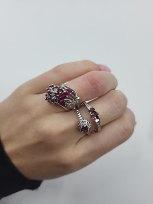 Lot 27 - FOUR GEMSTONE AND DIAMOND SET RINGS, three...