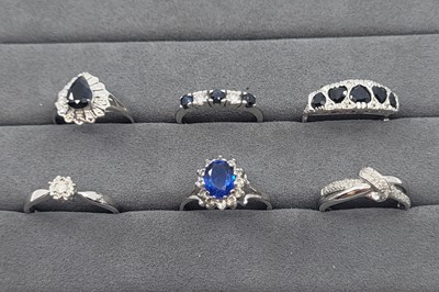 Lot 23 - A COLLECTION OF SIX GEMSTONE/STONESET RINGS,...