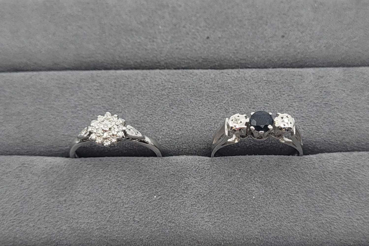 Lot 29 - A SAPPHIRE AND DIAMOND THREE STONE RING,...