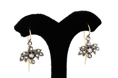 Lot 222 - A PAIR OF ANTIQUE 19TH CENTURY CLUSTER...