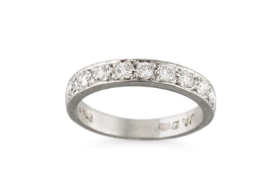 Lot 279 - A DIAMOND HALF ETERNITY RING, the brilliant...