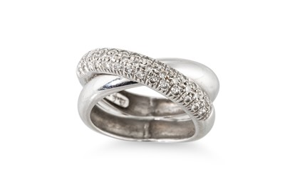 Lot 77 - A DIAMOND SET RING, of cross over design, pavé...
