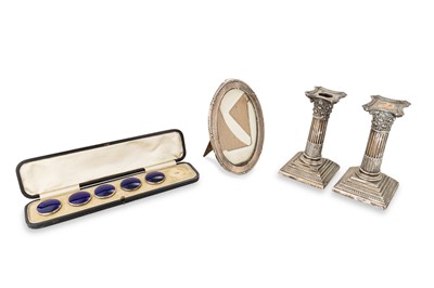 Lot 452 - A PAIR OF VICTORIAN ENGLISH STERLING SILVER...