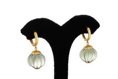 Lot 66 - A PAIR OF GREEN QUARTZ DROP EARRINGS, the...