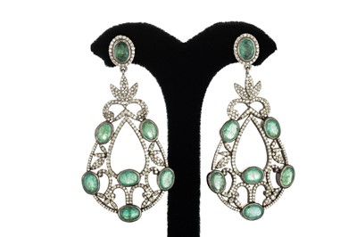 Lot 136 - A PAIR OF EMERALD AND DIAMOND CHANDELIER DROP...
