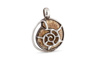Lot 43 - AN AMMONITE FOSSIL, to a contemporary silver...