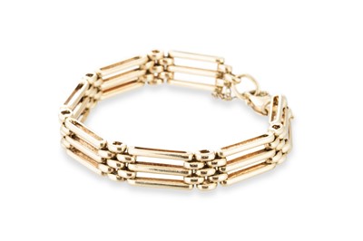 Lot 345 - A 9CT YELLOW GOLD GATE BRACELET, with safety...