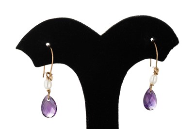 Lot 21 - A PAIR OF AMETHYST AND CULTURED PEARL EARRINGS,...