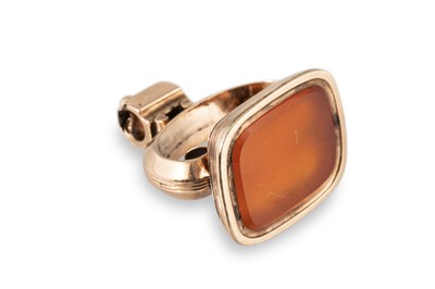 Lot 86 - AN ANTIQUE STONE SET SEAL, set with carnelian...