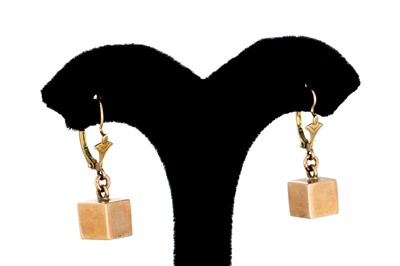 Lot 258 - A PAIR OF GOLD EARRINGS, cube design, 9.1 g.