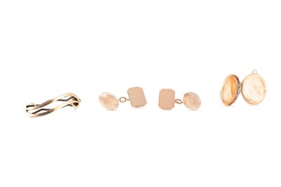 Lot 223 - A PAIR OF 9CT GOLD CUFFLINKS, a 9ct gold...