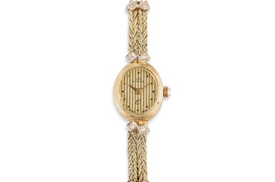 Lot 419 - A LADY'S VINTAGE 14CT GOLD GLYCINE WRISTWATCH,...