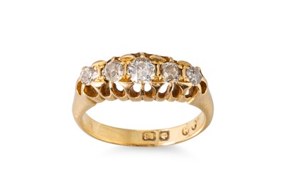 Lot 397 - AN ANTIQUE FIVE STONE DIAMOND RING, the old...