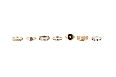 Lot 107 - A COLLECTION OF SEVEN 9CT YELLOW GOLD VINTAGE...
