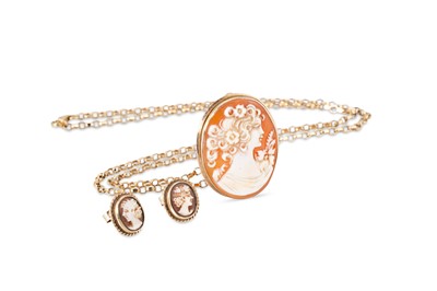 Lot 192 - A CAMEO SUITE, mounted in 9ct gold, to include...