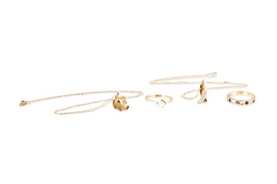 Lot 196 - A COLLECTION OF GOLD JEWELLERY TO INCLUDE: two...