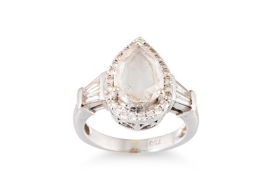 Lot 363 - A ROSE CUT DIAMOND SOLITAIRE RING, the...