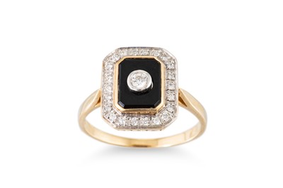 Lot 110 - A DIAMOND AND ONYX SET PLAQUE STYLE CLUSTER...