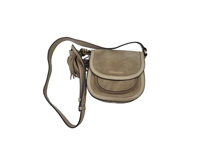 Lot 245 - A MICHAEL KORS CROSSOVER HAND BAG, cream...