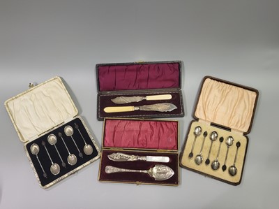 Lot 509 - A LARGE MISCELLANEOUS COLLECTION OF ANTIQUE...