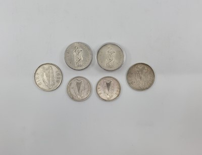 Lot 474 - SIX IRISH SILVER COINS, INCLUDING 2/6 1928,...